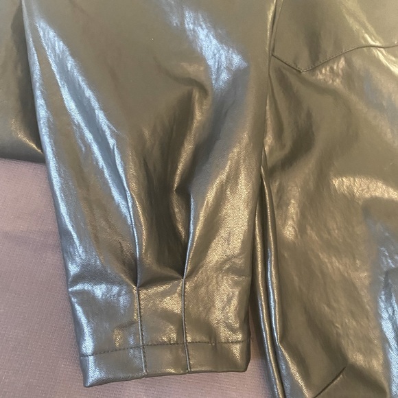 Frankie Shop Vegan Leather Pants with belt, jogger style - Picture 7 of 7